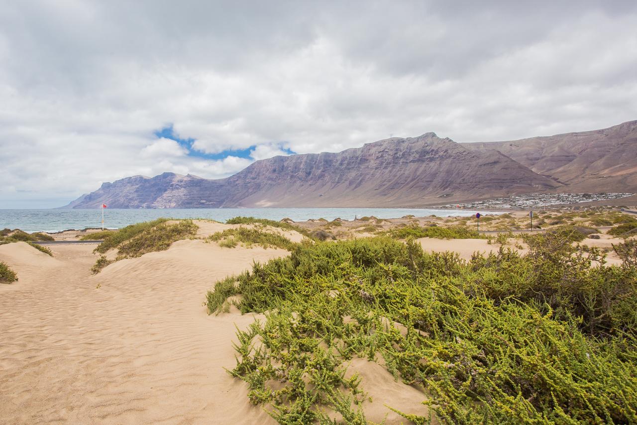 Апартаменты Famara Views Экстерьер фото
